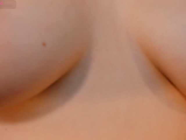 EveBenson live cam on BongaCams