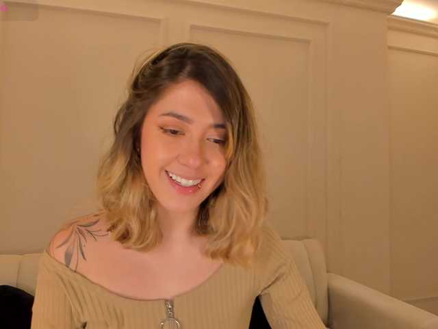 EveBenson live cam on BongaCams