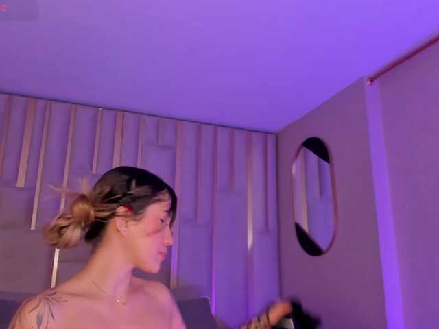 EveBenson's BongaCams show and profile