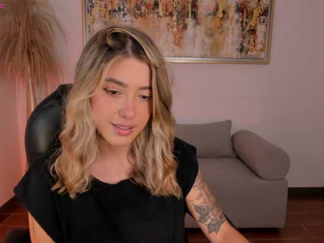 EveBenson live cam on BongaCams