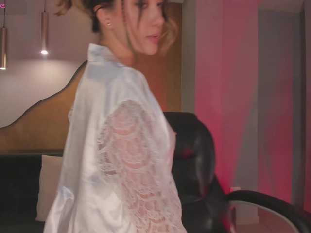 EveBenson live cam on BongaCams