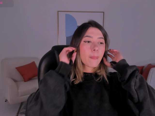 EveBenson live cam on BongaCams