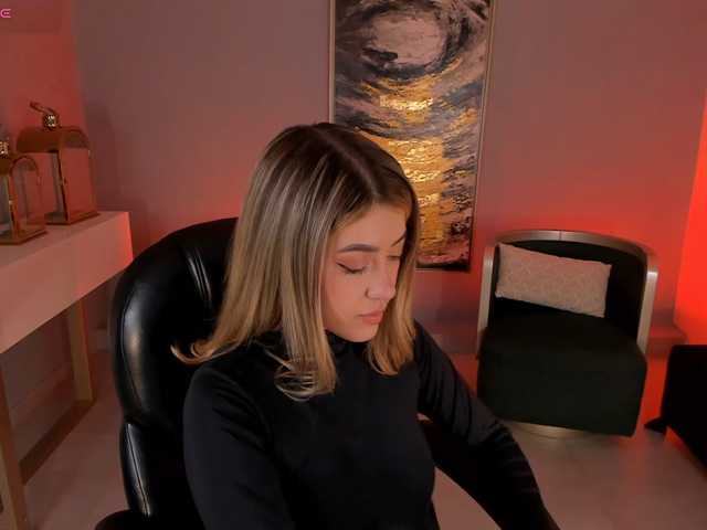 EveBenson live cam on BongaCams