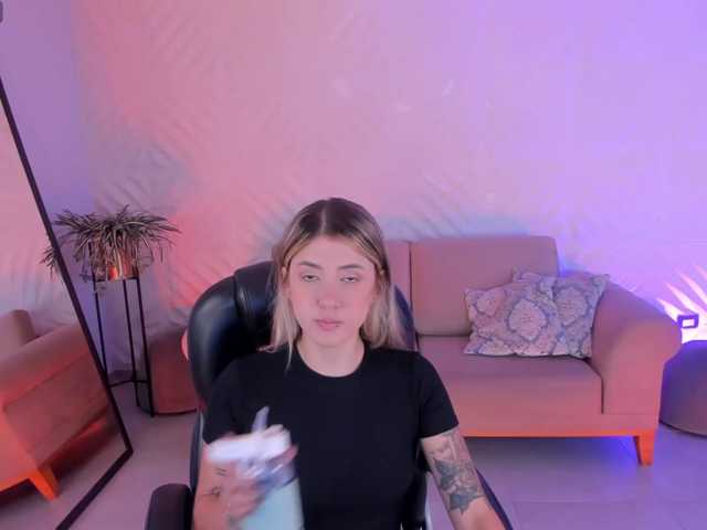 EveBenson live cam on BongaCams