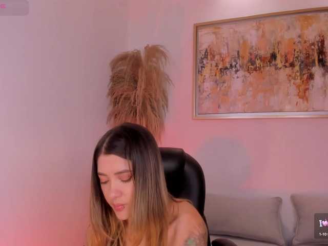EveBenson live cam on BongaCams