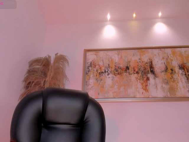 EveBenson live cam on BongaCams