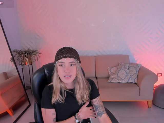 EveBenson live cam on BongaCams