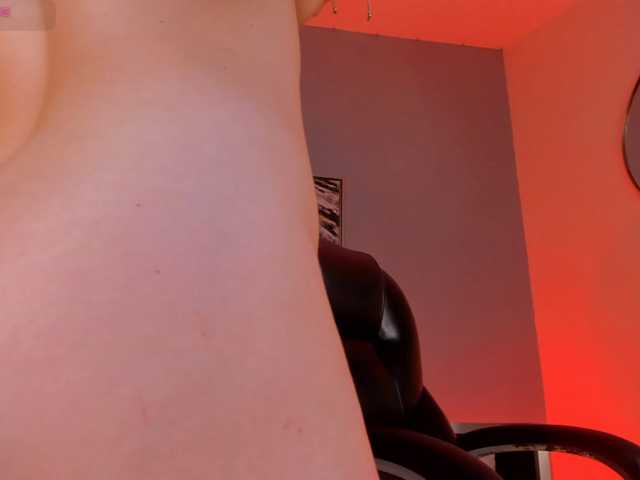 EveBenson live cam on BongaCams