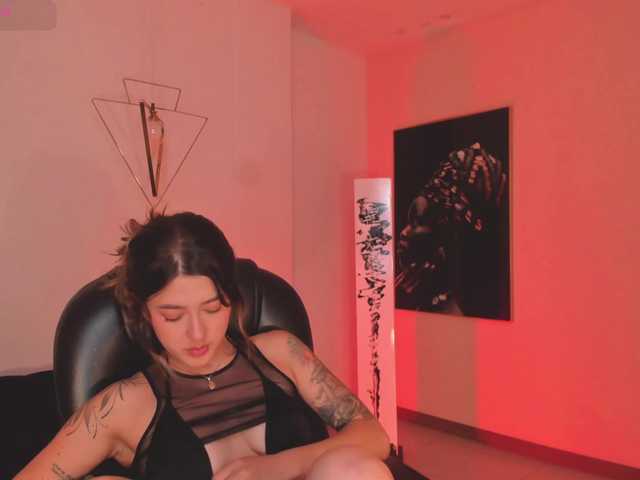 EveBenson live cam on BongaCams