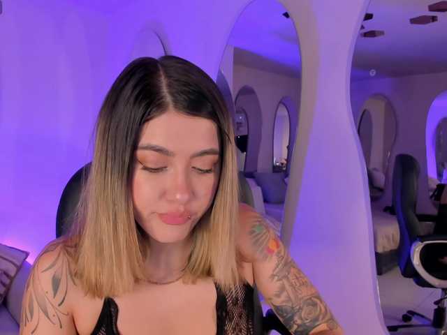 EveBenson live cam on BongaCams