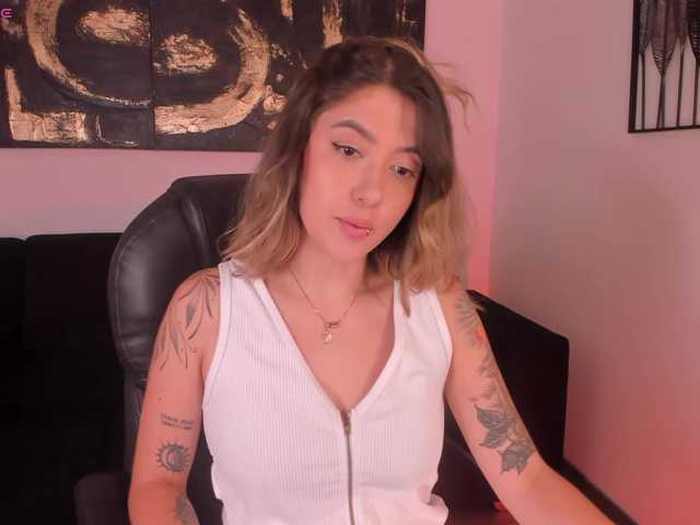 EveBenson live cam on BongaCams