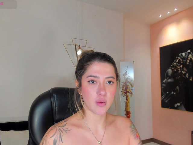 EveBenson live cam on BongaCams