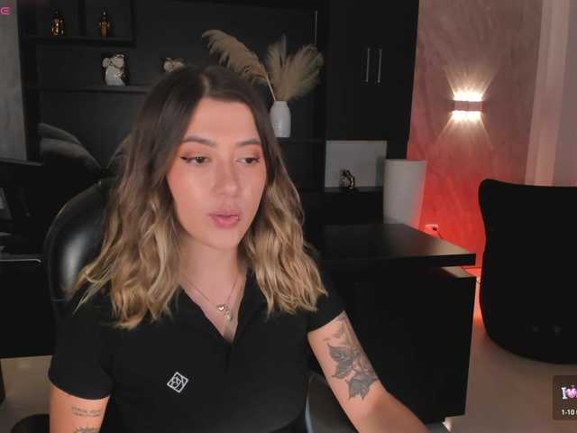 EveBenson live cam on BongaCams