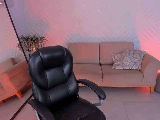 EveBenson live cam on BongaCams