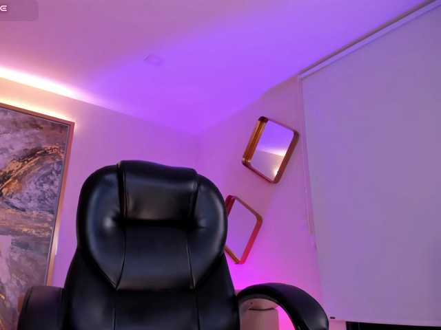 EveBenson live cam on BongaCams