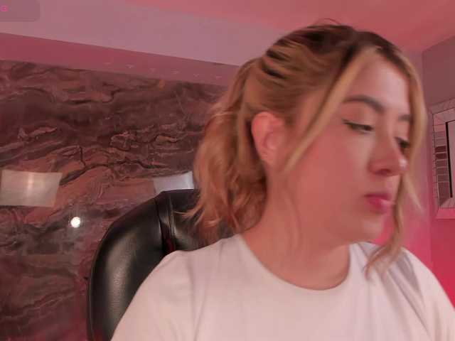 EveBenson live cam on BongaCams