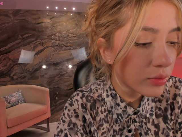 EveBenson live cam on BongaCams