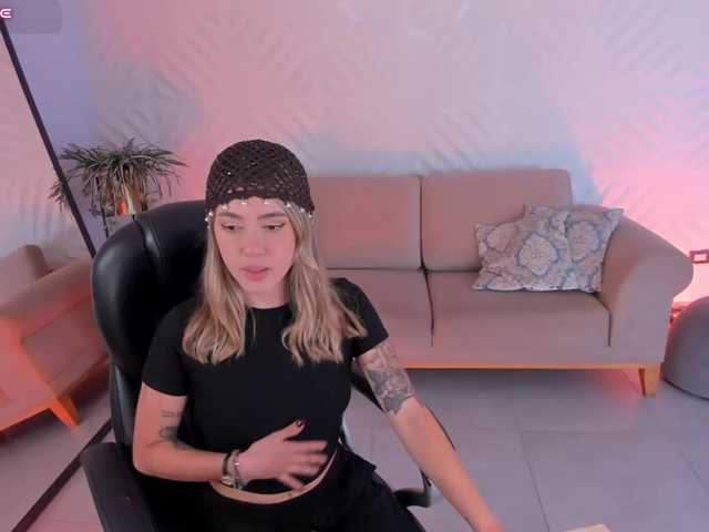 EveBenson live cam on BongaCams