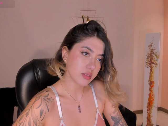 EveBenson live cam on BongaCams