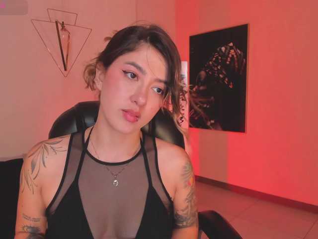 EveBenson live cam on BongaCams