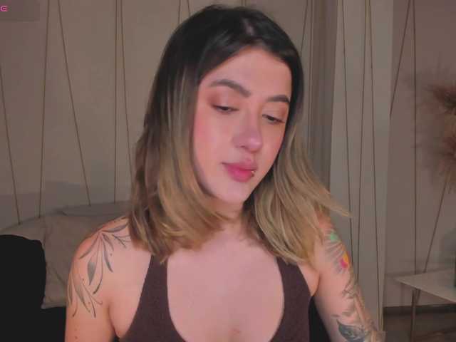 EveBenson live cam on BongaCams