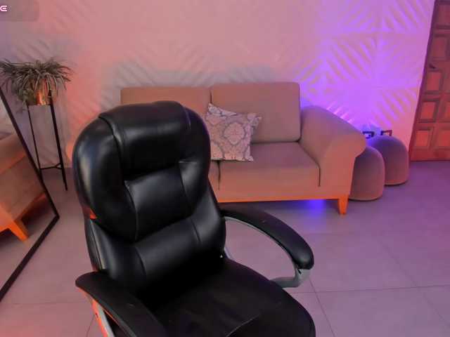 EveBenson live cam on BongaCams