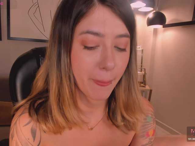 EveBenson live cam on BongaCams