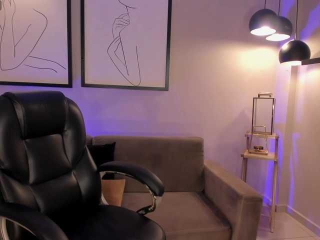 EveBenson live cam on BongaCams