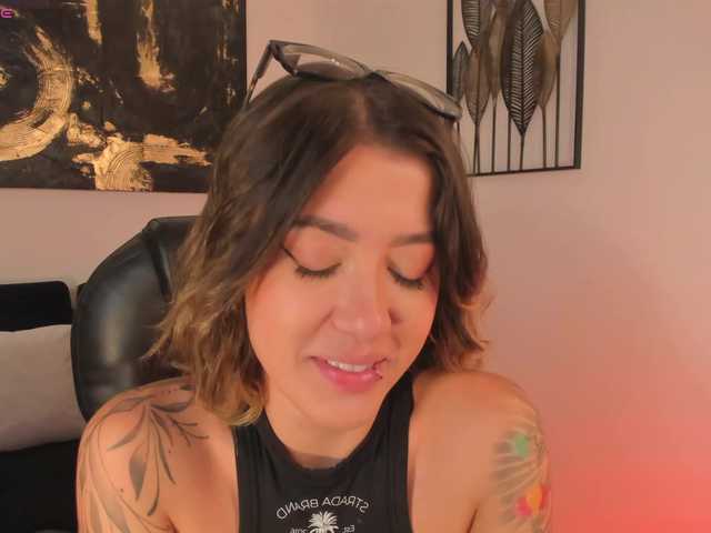 EveBenson live cam on BongaCams