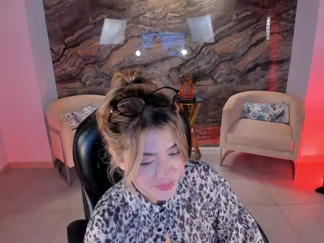 EveBenson live cam on BongaCams