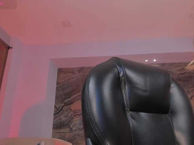 EveBenson — live female cam