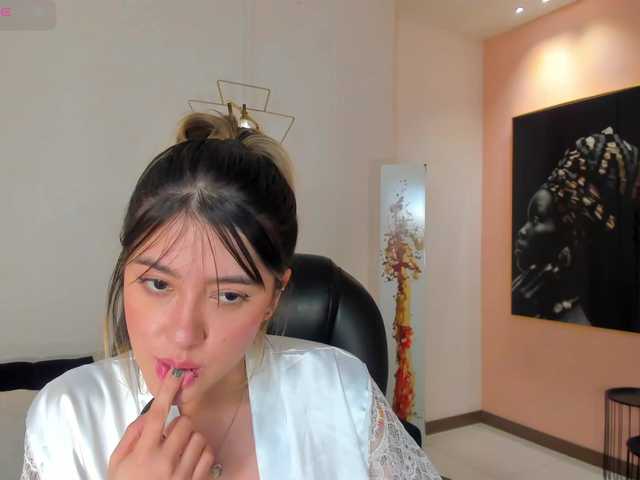EveBenson live cam on BongaCams