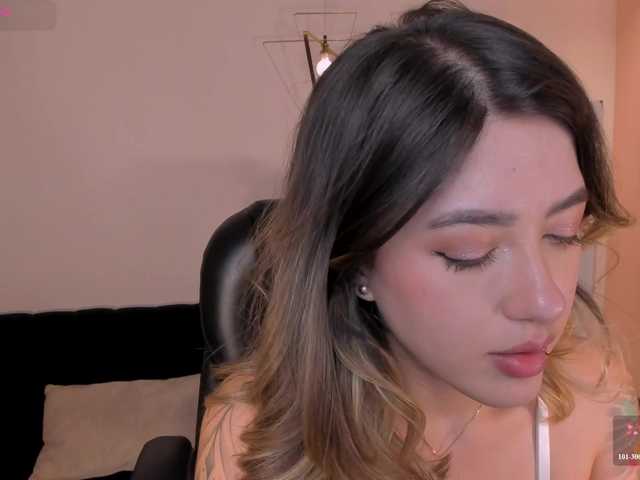 EveBenson live cam on BongaCams