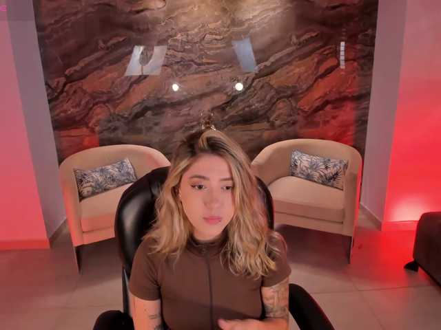 EveBenson live cam on BongaCams