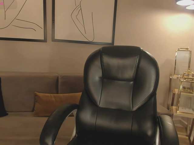 EveBenson live cam on BongaCams