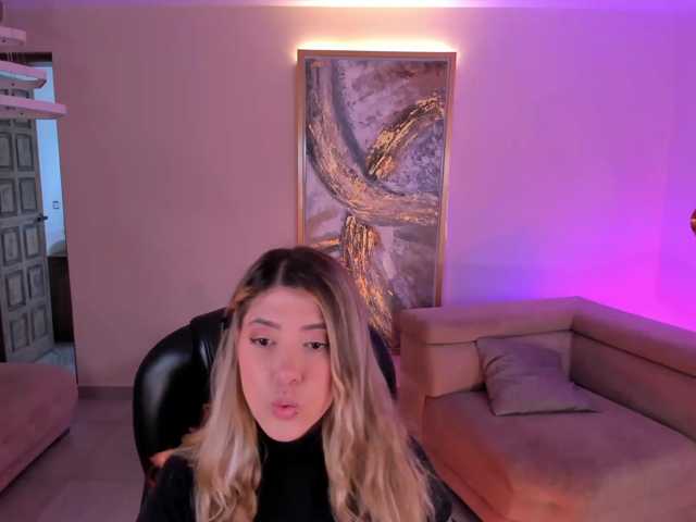 EveBenson live cam on BongaCams