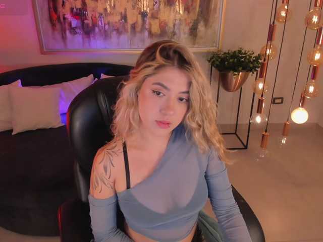 EveBenson live cam on BongaCams