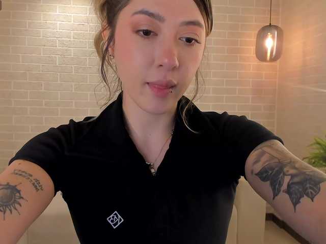 EveBenson live cam on BongaCams