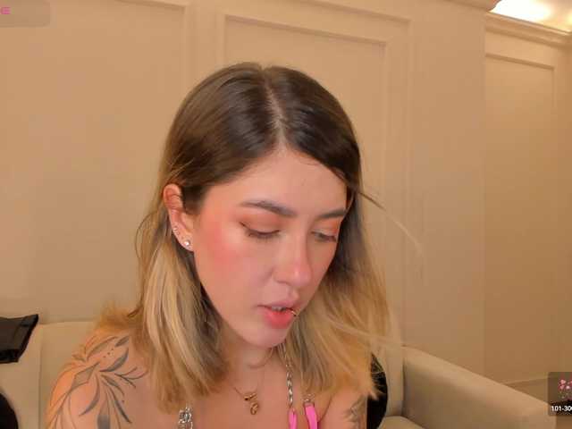 EveBenson live cam on BongaCams