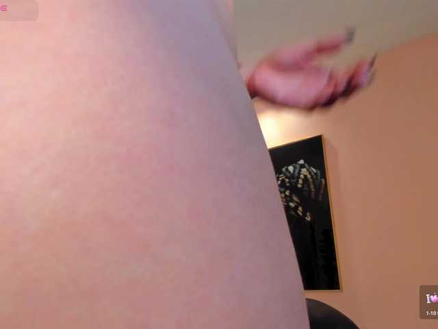 EveBenson live cam on BongaCams