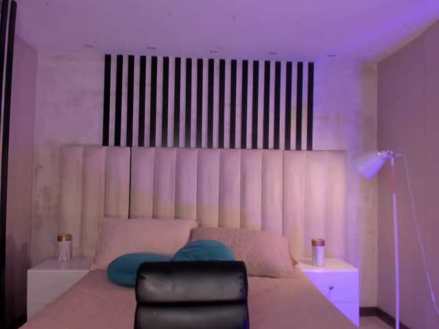 EveBenson's BongaCams show and profile