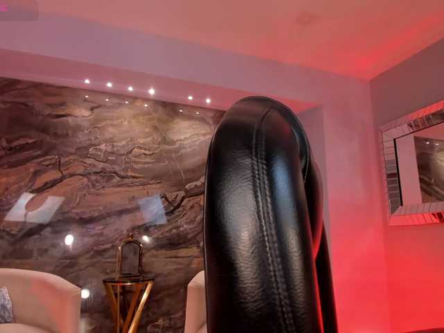 EveBenson live cam on BongaCams
