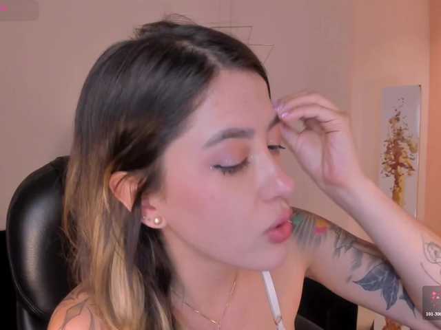EveBenson live cam on BongaCams