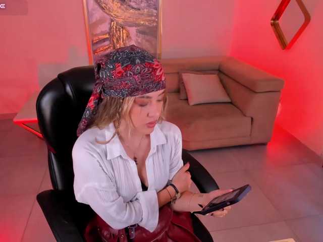 EveBenson live cam on BongaCams