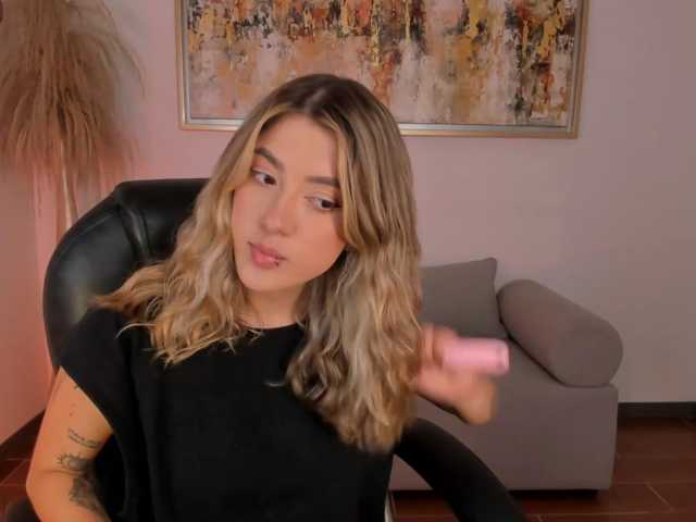 EveBenson live cam on BongaCams