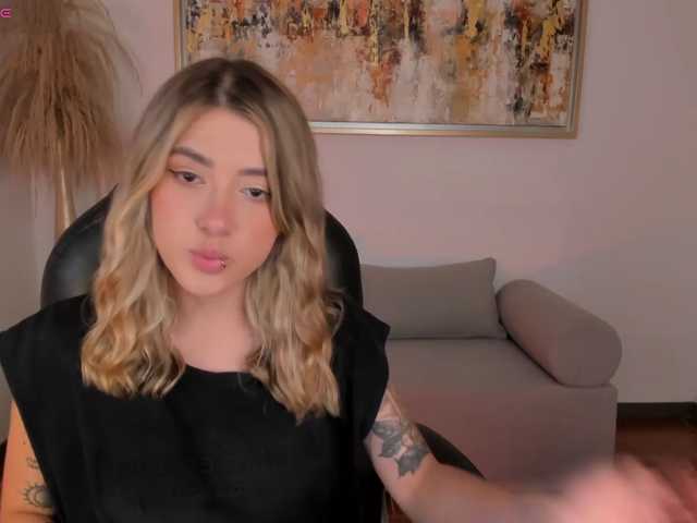 EveBenson live cam on BongaCams