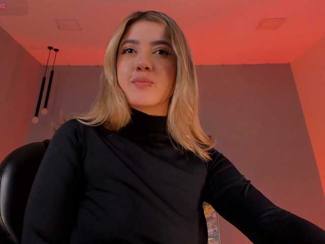 EveBenson live cam on BongaCams