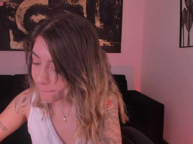 EveBenson live cam on BongaCams