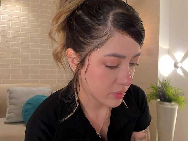 EveBenson live cam on BongaCams