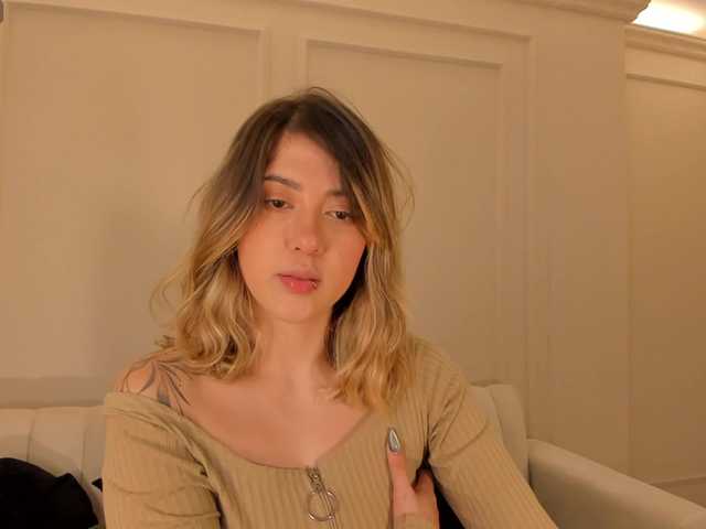 EveBenson live cam on BongaCams